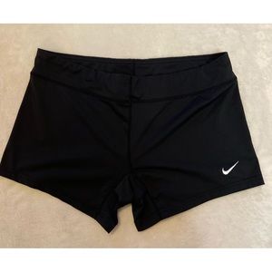 NIKE Womens Spandex / Volleyball Short